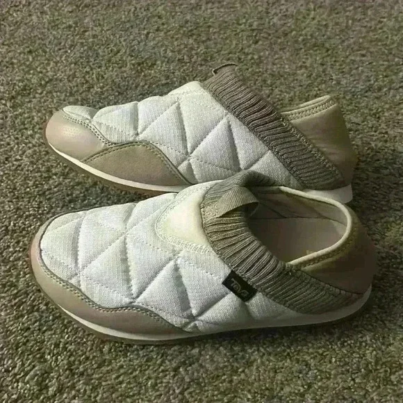 Teva Women’s ReEmber Quilted Tan Booties - Picture 3 of 6